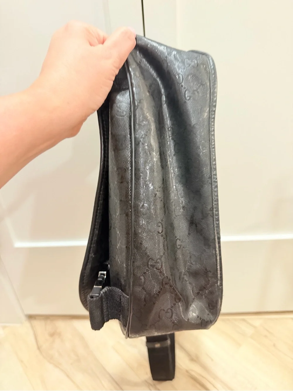 Gucci GG Imprimé Black Messenger Crossbody Bag 201732 + COA